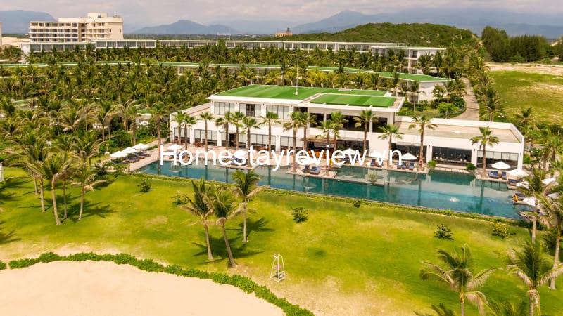 Selectum Noa Resort Cam Ranh có bãi tắm riêng dài 400m cát trắng mịn